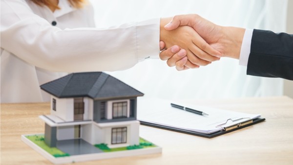 Sewa vs Beli: Mana yang Lebih Menguntungkan di Kota Besar? - Mukhlasin Property